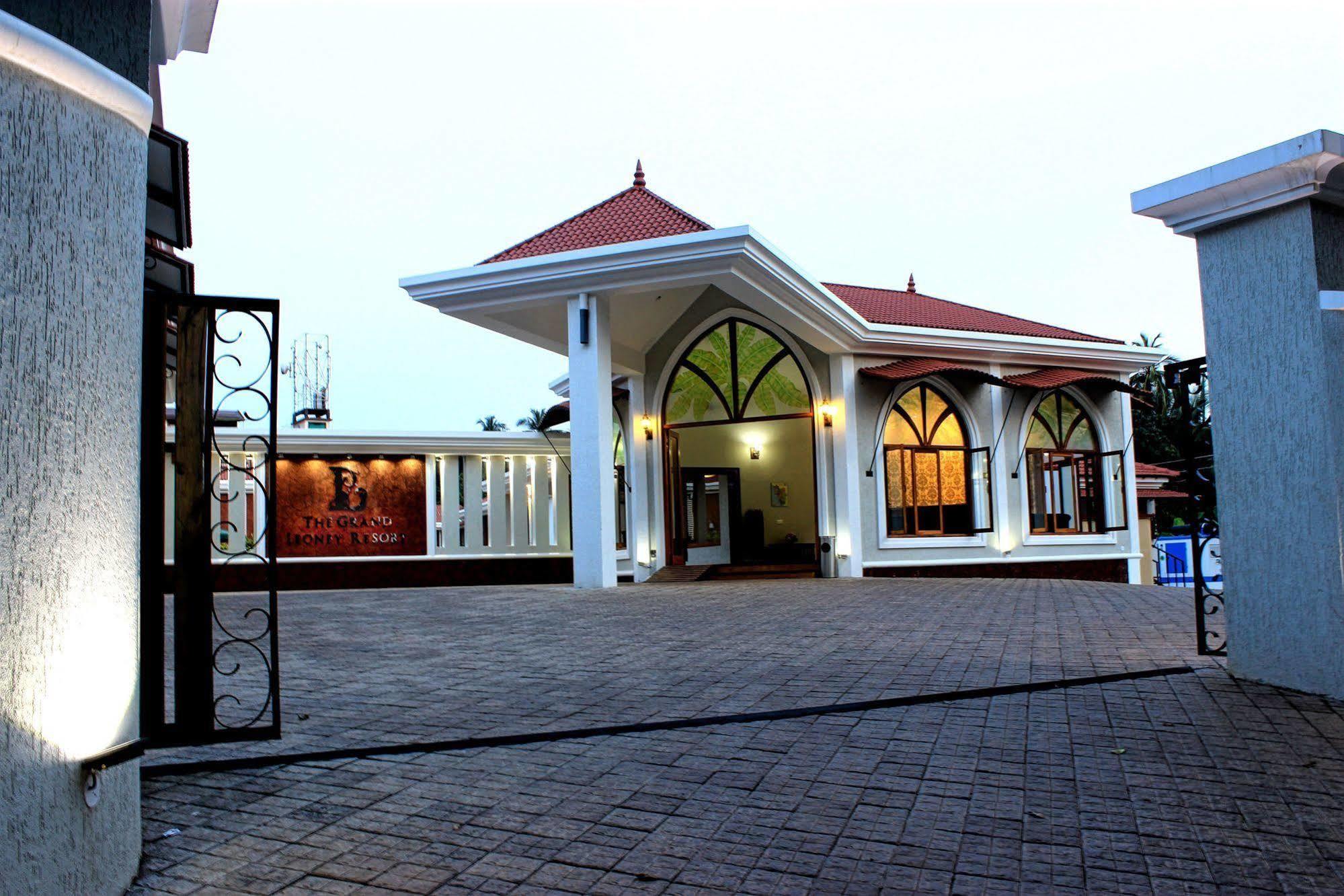 The Grand Leoney Resort Vagator Exterior photo